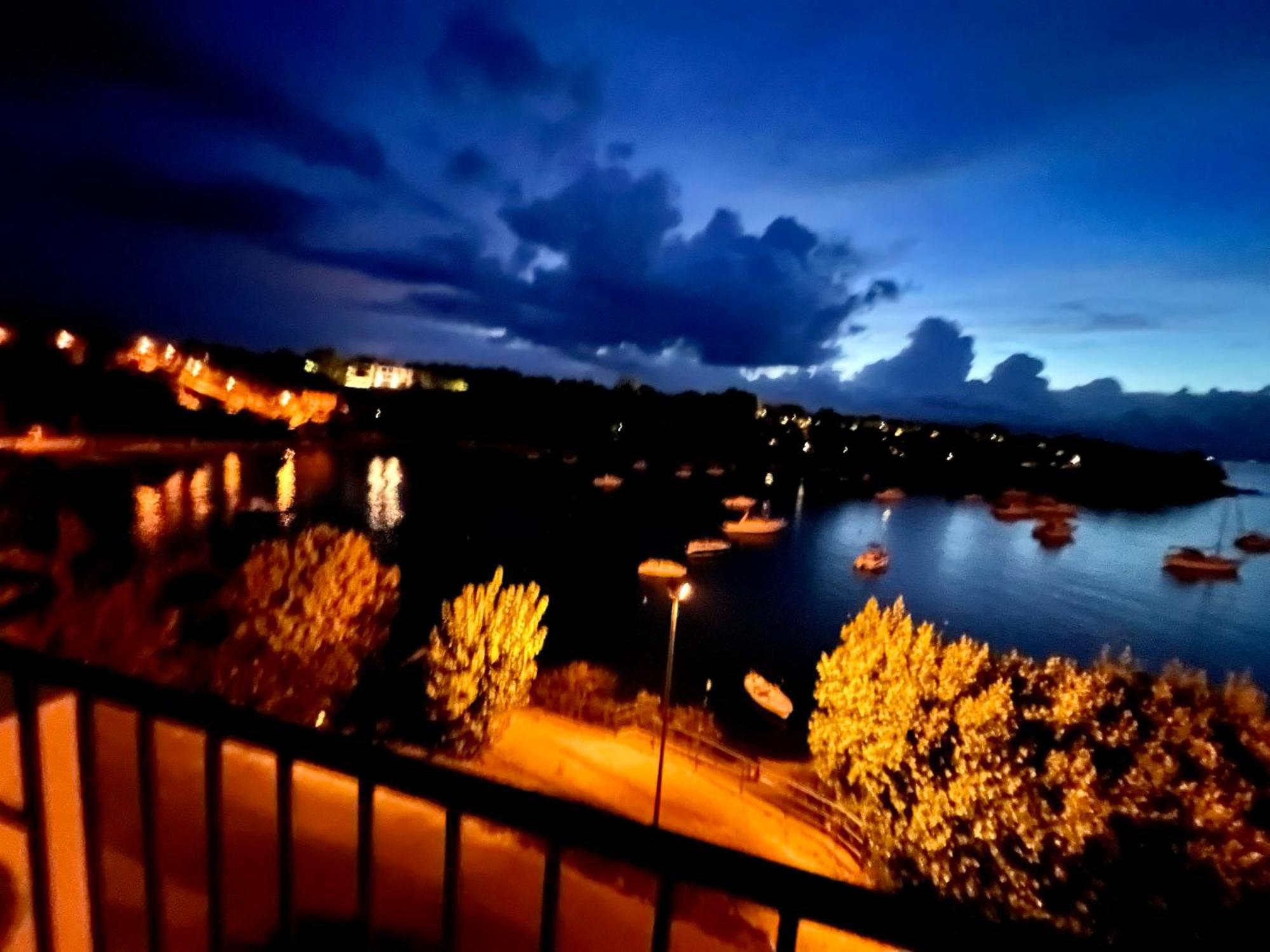 Villamar Beachfront Apartments With Free Private Parking Рабац Екстериор снимка